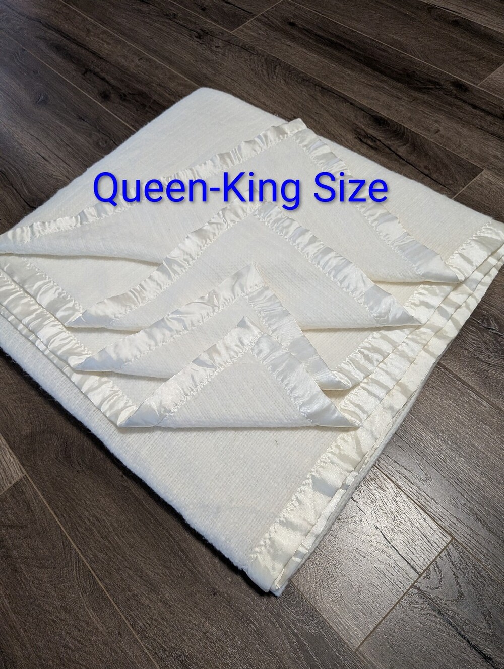 Waffle Weave Ivory Satin-Trim  Blanket . King Size. 100x 86 Inches. EUC Like New